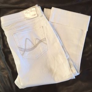 New York & Company Jeans - White Denim Cropped Capris size 14 New York & Company Jeans - White Denim Cropped Capris size 14
